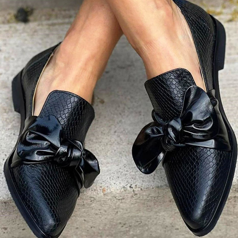 Bow Detail Textured Loafers