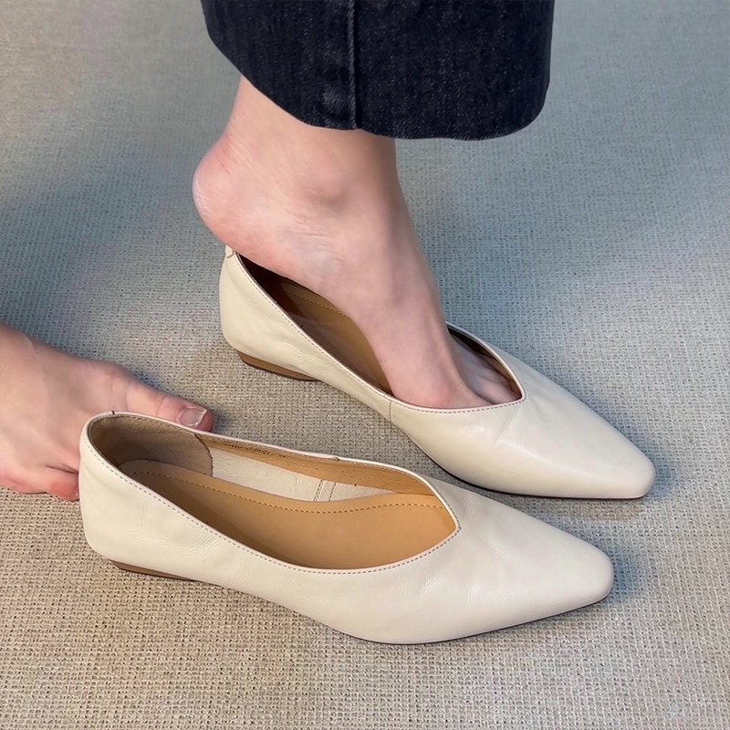 Vintage V-Cut Leather Ballet Flats