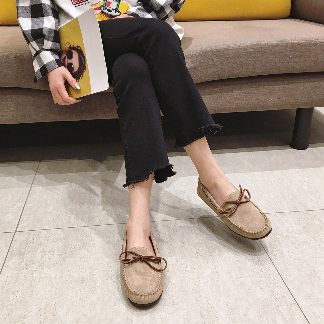 Classic Bow Detail Suede Loafers