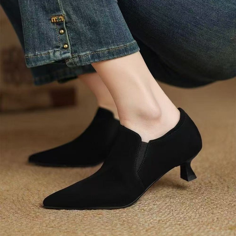 Pointed Toe Suede Pumps