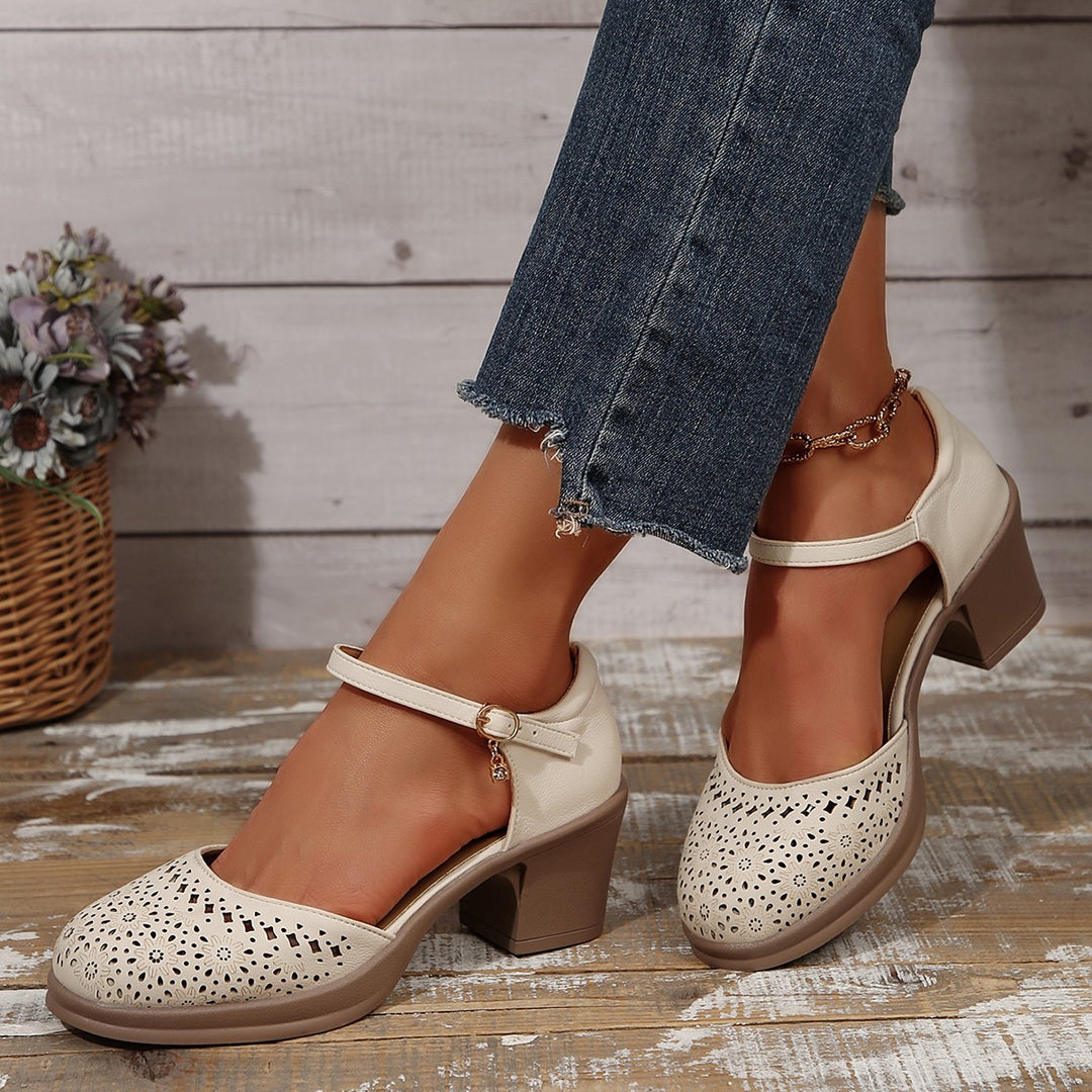 Vintage Closed-Toe Block Heel Sandals