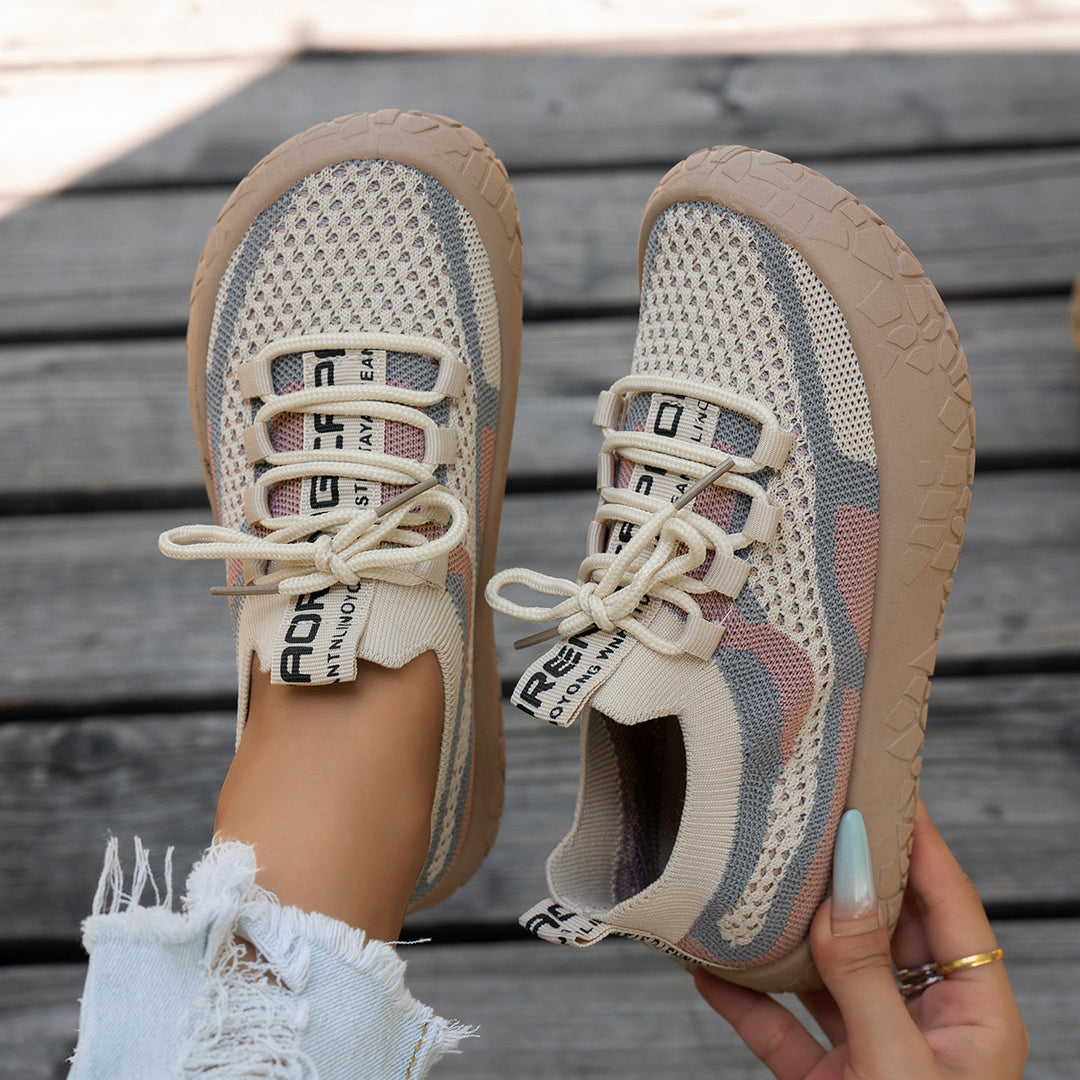 Casual walking shoes