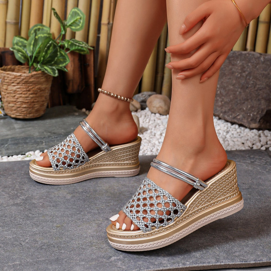 Plus Size Woven Wedge Strap Sandals