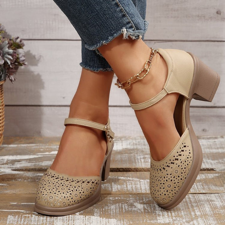 Vintage Closed-Toe Block Heel Sandals
